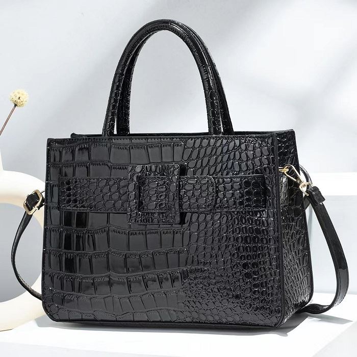 JT90361 IDR.195.000 MATERIAL PU SIZE L31XH23XW12CM WEIGHT 900GR COLOR BLACK