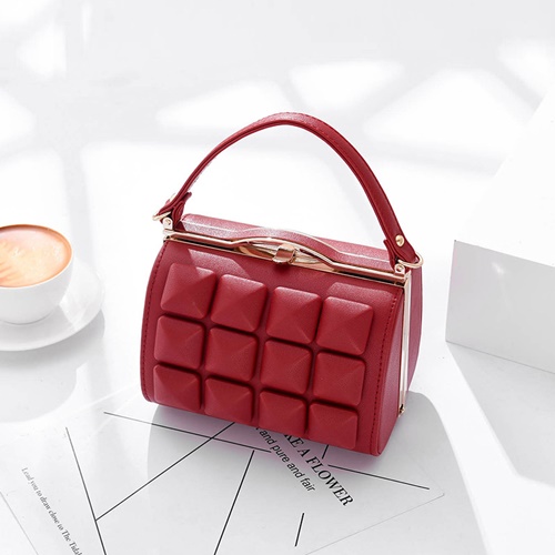 JT92969 IDR.170.000 MATERIAL PU SIZE L18XH13X13CM WEIGHT 700GR COLOR RED