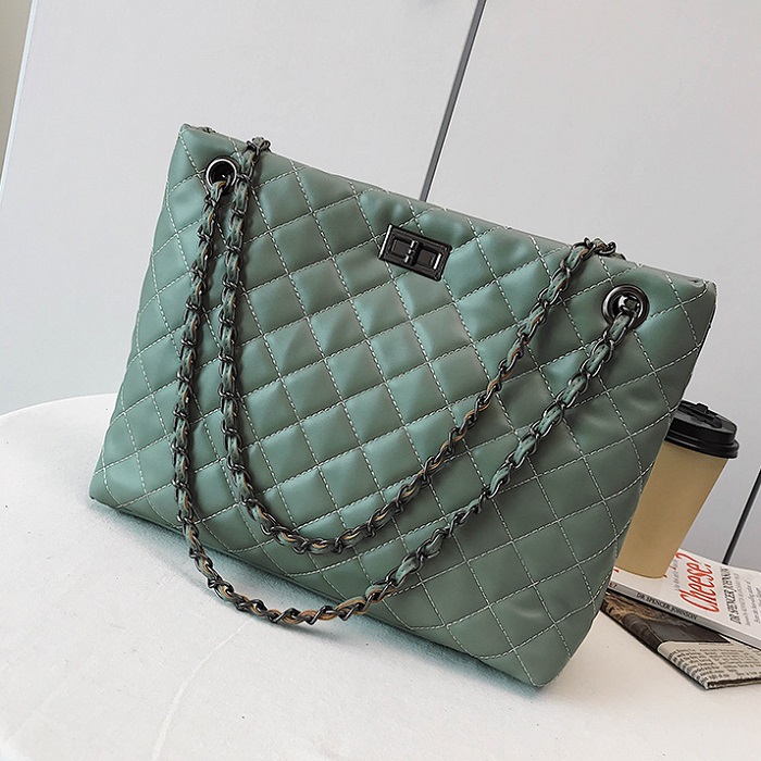 JT9642 IDR.169.000 MATERIAL PU SIZE L31XH22.5XW10CM WEIGHT 430GR COLOR GREEN
