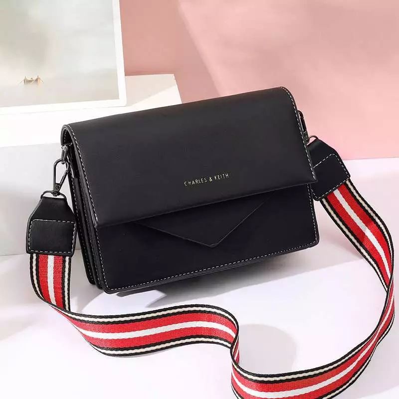 JT9885 IDR.162.000  MATERIAL PU SIZE L22XH15XW6CM WEIGHT 650GR COLOR BLACK