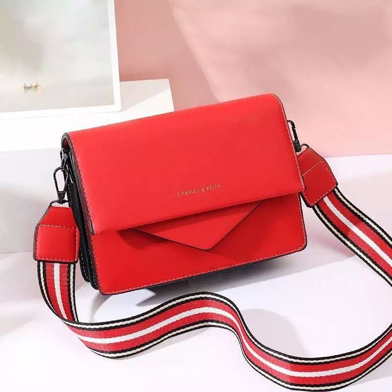 JT9885 IDR.162.000  MATERIAL PU SIZE L22XH15XW6CM WEIGHT 650GR COLOR RED