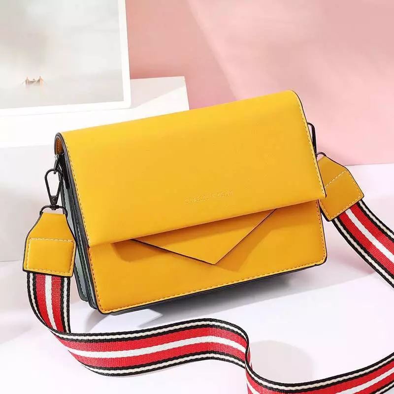 JT9885 IDR.162.000  MATERIAL PU SIZE L22XH15XW6CM WEIGHT 650GR COLOR YELLOW
