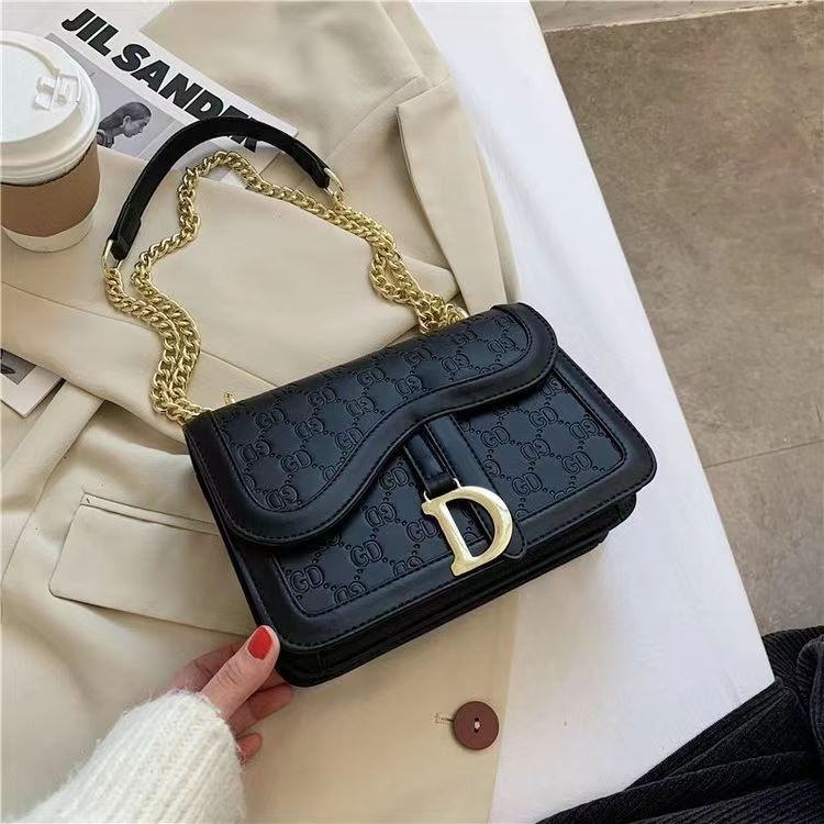 JT9941 IDR.167.000 MATERIAL PU SIZE L22XH11.5XW9CM WEIGHT 550GR COLOR BLACK