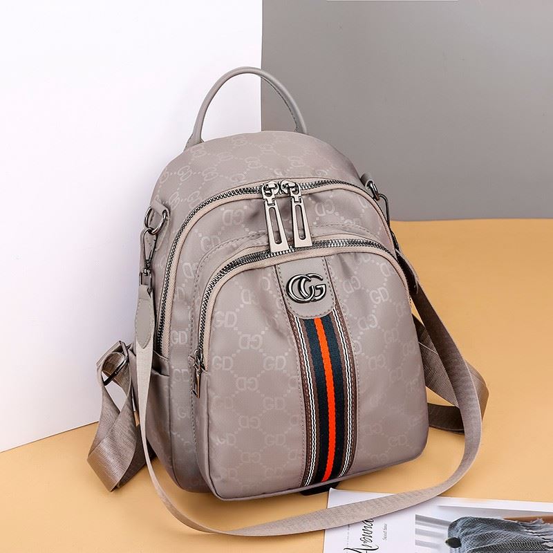 JT9954 IDR.147.000 MATERIAL OXFORD SIZE L22XH28XW11CM WEIGHT 430GR COLOR KHAKI