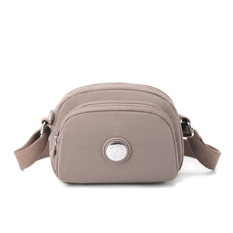 JTF00521 IDR.65.000 MATERIAL NYLON SIZE L20XH15XW9CM WEIGHT 300GR COLOR LIGHTKHAKI