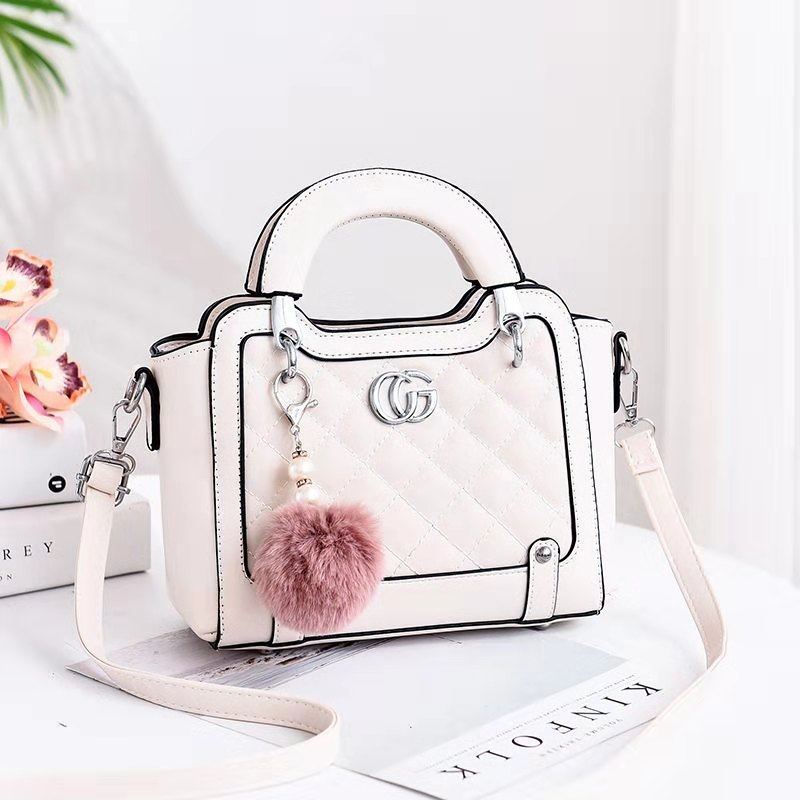 JTF0147 IDR.90.000 MATERIAL PU SIZE L23XH18XW10CM WEIGHT 600GR COLOR WHITE