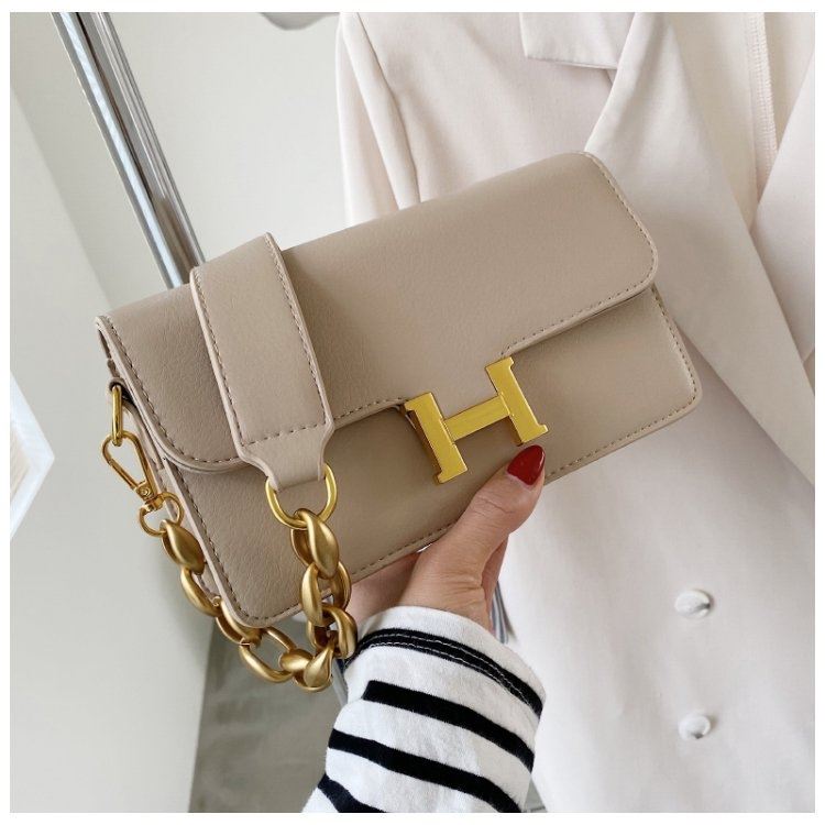 JTF0157 IDR.90.000 MATERIAL PU SIZE L22XH13XW7.5CM WEIGHT 500GR COLOR KHAKI