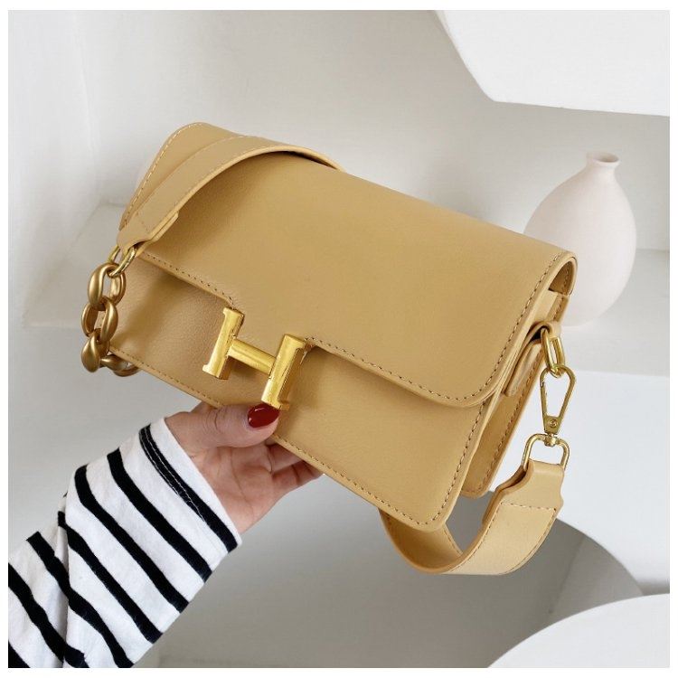 JTF0157 IDR.90.000 MATERIAL PU SIZE L22XH13XW7.5CM WEIGHT 500GR COLOR YELLOW