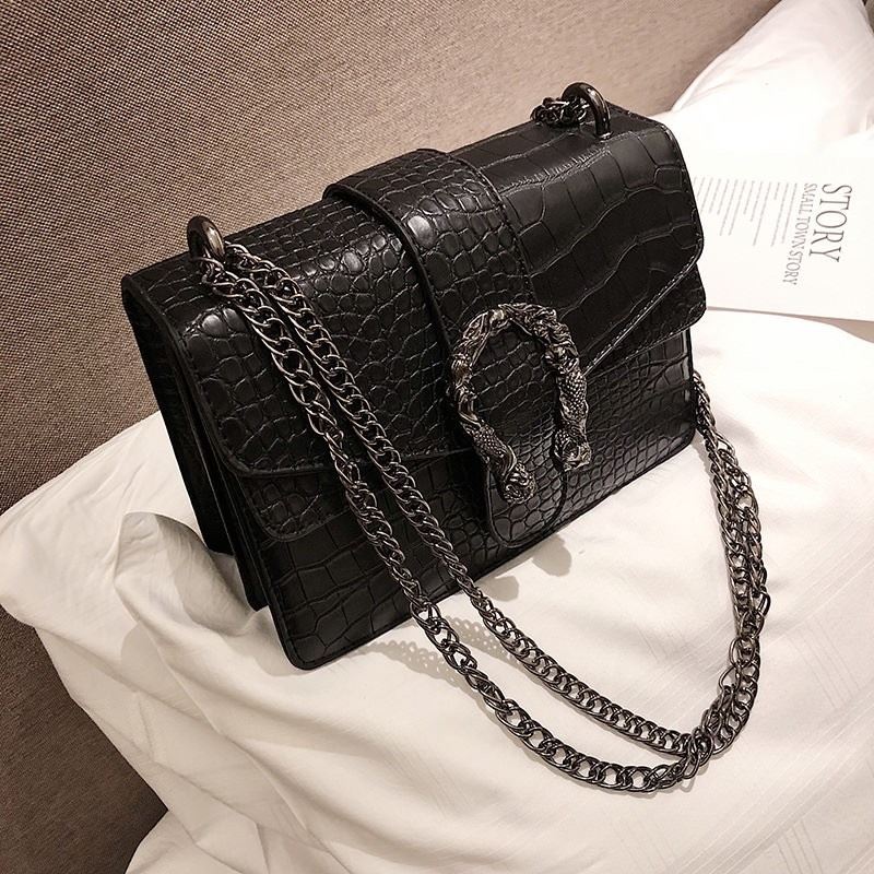 JTF0193 IDR.80.000 MATERIAL PU SIZE L22XH15XW10CM WEIGHT 700GR COLOR BLACK