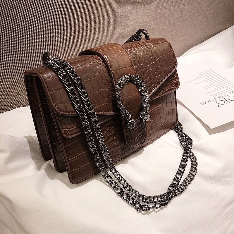 JTF0193 IDR.80.000 MATERIAL PU SIZE L22XH15XW10CM WEIGHT 700GR COLOR COFFEE