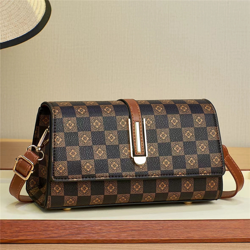 JTF0706 IDR.80.000 MATERIAL PU SIZE P21XL12XW7CM WEIGHT 500GR COLOR DARKBROWN