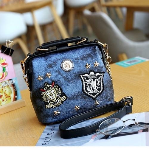 JTF1012 IDR.35.000 MATERIAL PU SIZE L18XH16XW10CM WEIGHT 600GR COLOR BLUE