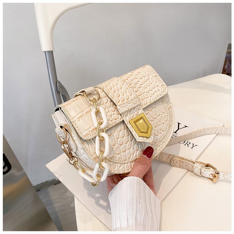 JTF1135 IDR.52.000 MATERIAL PU SIZE L18XH13XW6CM WEIGHT 300GR COLOR BEIGE