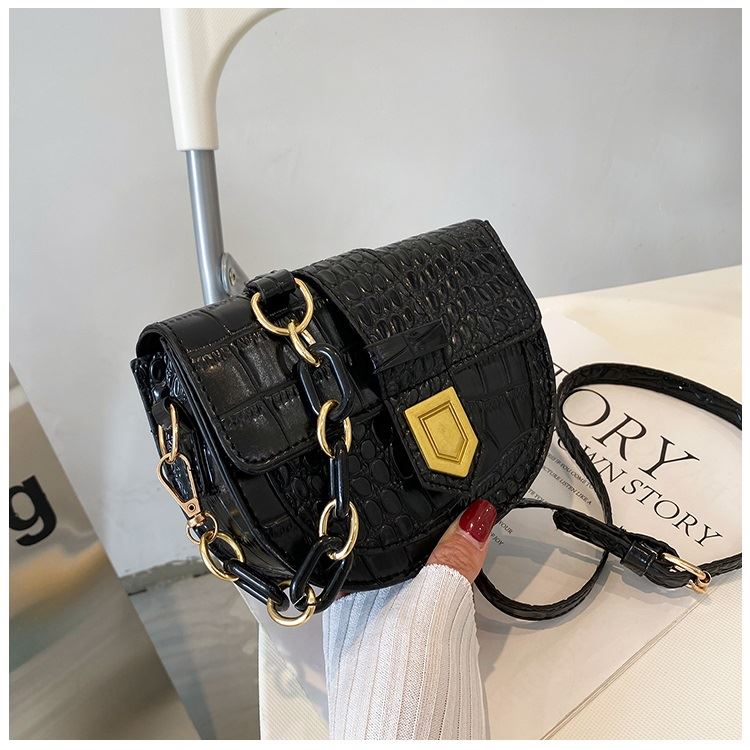 JTF1135 IDR.52.000 MATERIAL PU SIZE L18XH13XW6CM WEIGHT 300GR COLOR BLACK