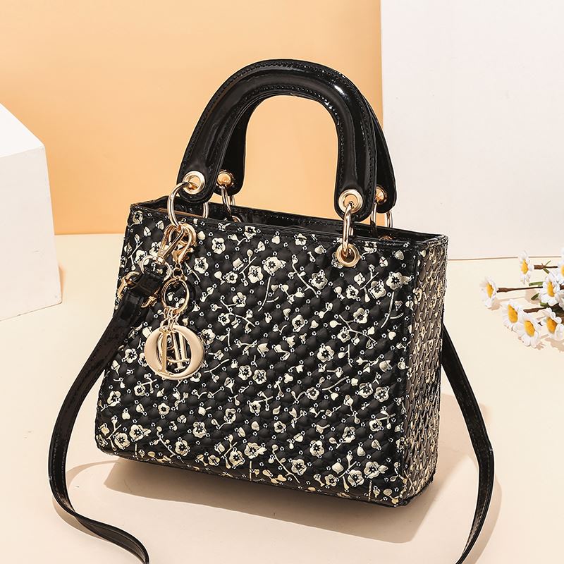 JTF11361 IDR.85.000 MATERIAL PU SIZE L24XH19XW10CM WEIGHT 650GR COLOR BLACKFLOWER