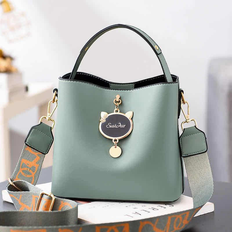 JTF12111 IDR.85.000 MATERIAL PU SIZE L23XH19XW11CM WEIGHT 550GR COLOR GREEN