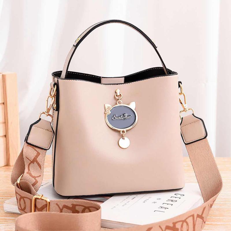 JTF12111 IDR.85.000 MATERIAL PU SIZE L23XH19XW11CM WEIGHT 550GR COLOR LIGHTKHAKI