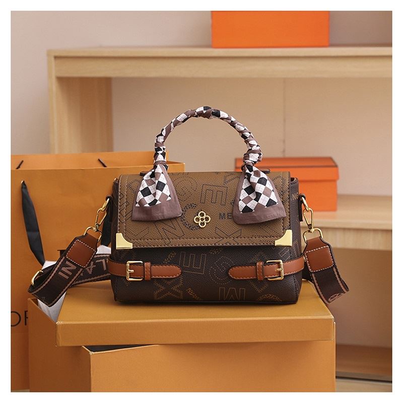 JTF16391 IDR.94.000 MATERIAL PU SIZE L23XH19XW8CM WEIGHT 650GR COLOR BROWN