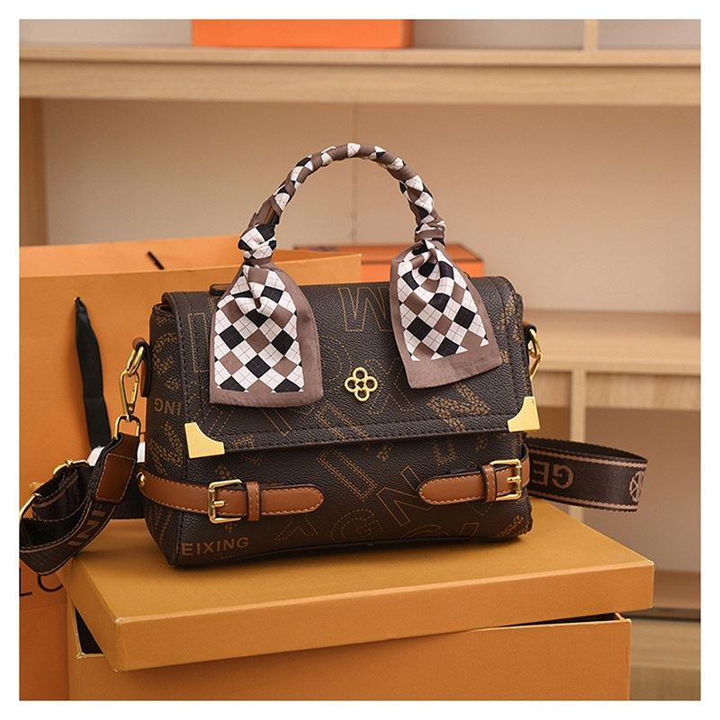 JTF16391 IDR.94.000 MATERIAL PU SIZE L23XH19XW8CM WEIGHT 650GR COLOR COFFEE