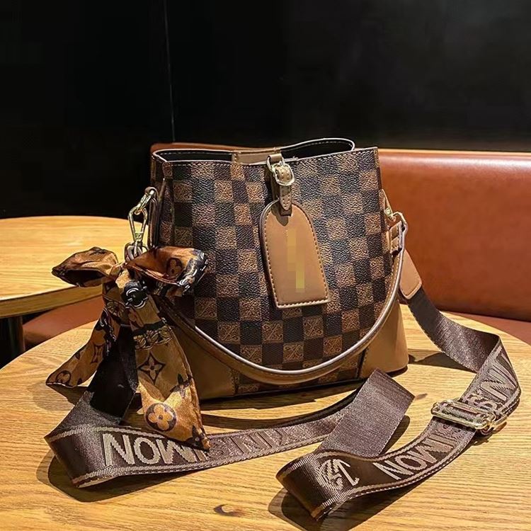JTF188881 IDR.99.000 MATERIAL PU SIZE L23XH19XW12CM WEIGHT 600GR COLOR GRIDCOFFEE