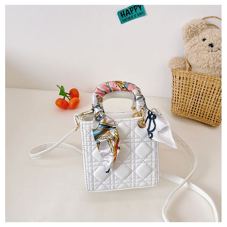 JTF2011 IDR.66.000 MATERIAL PU SIZE L13XH13XW8CM WEIGHT 230GR COLOR WHITE