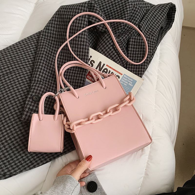 JTF2025 (2IN1) IDR.35.000 MATERIAL PU SIZE L17XH20XW8CM WEIGHT 440GR COLOR PINK