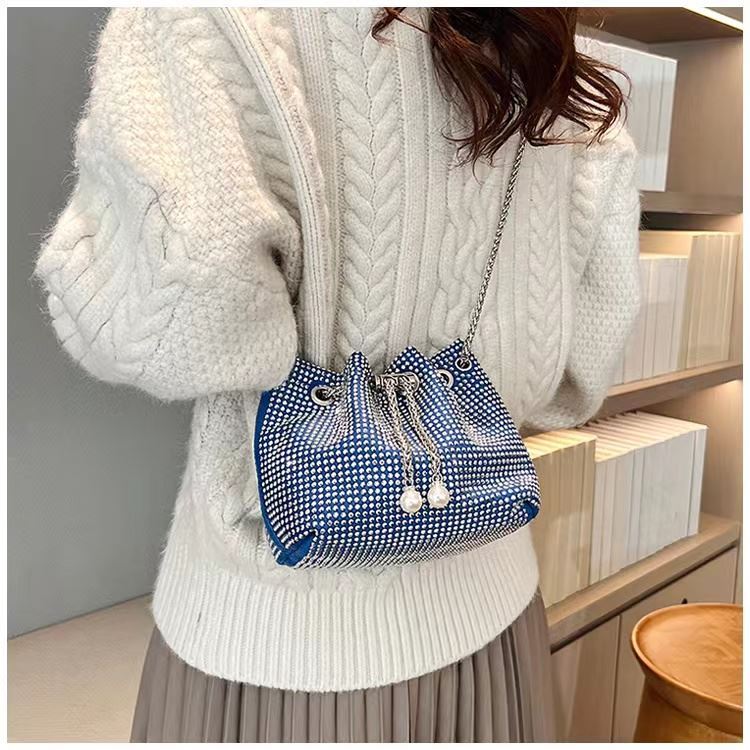 JTF20885 IDR.47.000 MATERIAL OTHERS SIZE L17XH16XW10CM WEIGHT 400GR COLOR BLUE