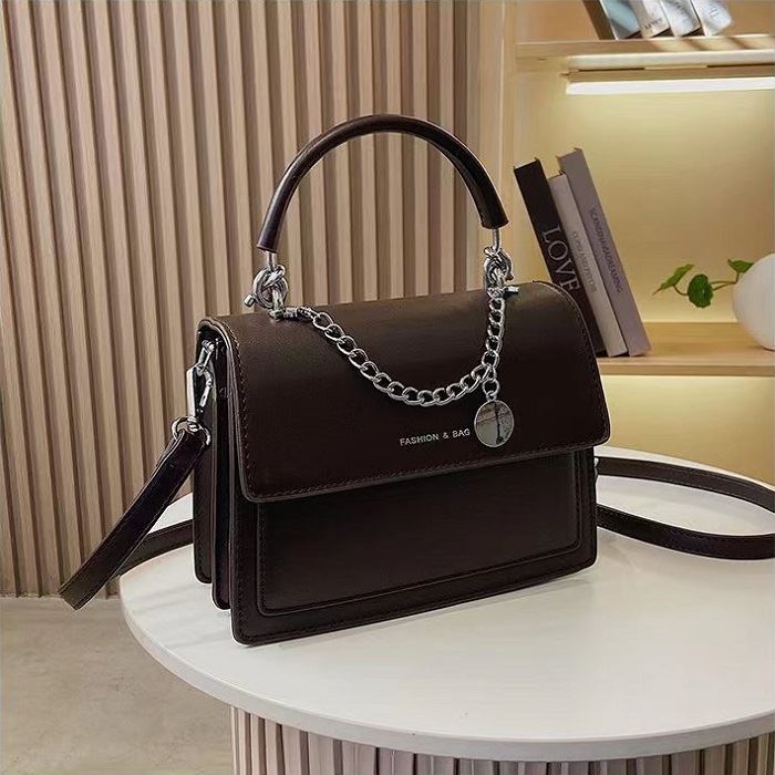 JTF2356 IDR.80.000 MATERIAL PU SIZE L21XH15XW8CM WEIGHT 600GR COLOR COFFEE