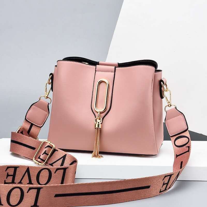 JTF28090 IDR.88.000 MATERIAL PU SIZE L22XH10XW7CM WEIGHT 600GR COLOR PINK