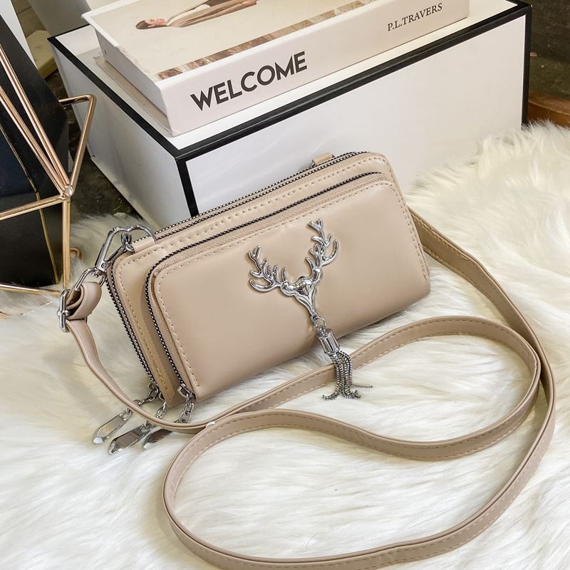 JTF28765 IDR.75.000 MATERIAL PU SIZE L20XH10XW6CM WEIGHT 450GR COLOR KHAKI