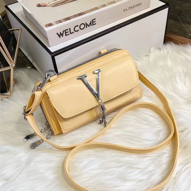 JTF28765 IDR.75.000 MATERIAL PU SIZE L20XH10XW6CM WEIGHT 450GR COLOR YELLOW