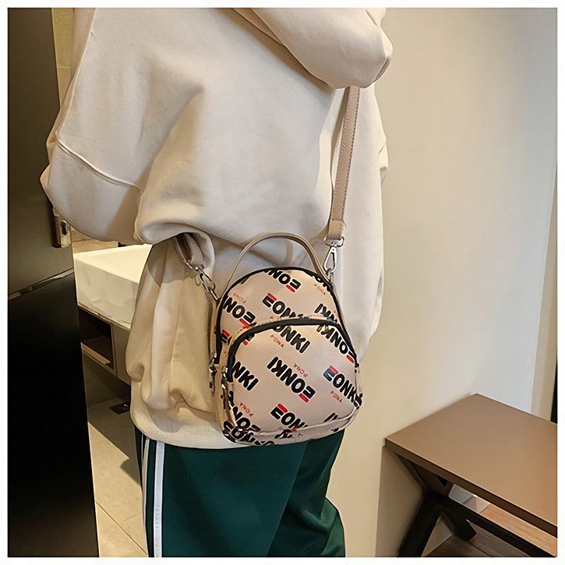 JTF3017 IDR.45.000 MATERIAL PU SIZE L16XH19X8.5CM WEIGHT 350GR COLOR KHAKI