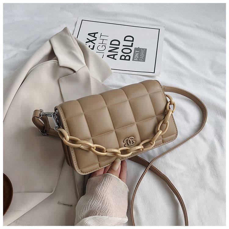 JTF3136 IDR.63.000 MATERIAL PU SIZE L22XH14XW7CM WEIGHT 600GR COLOR KHAKI