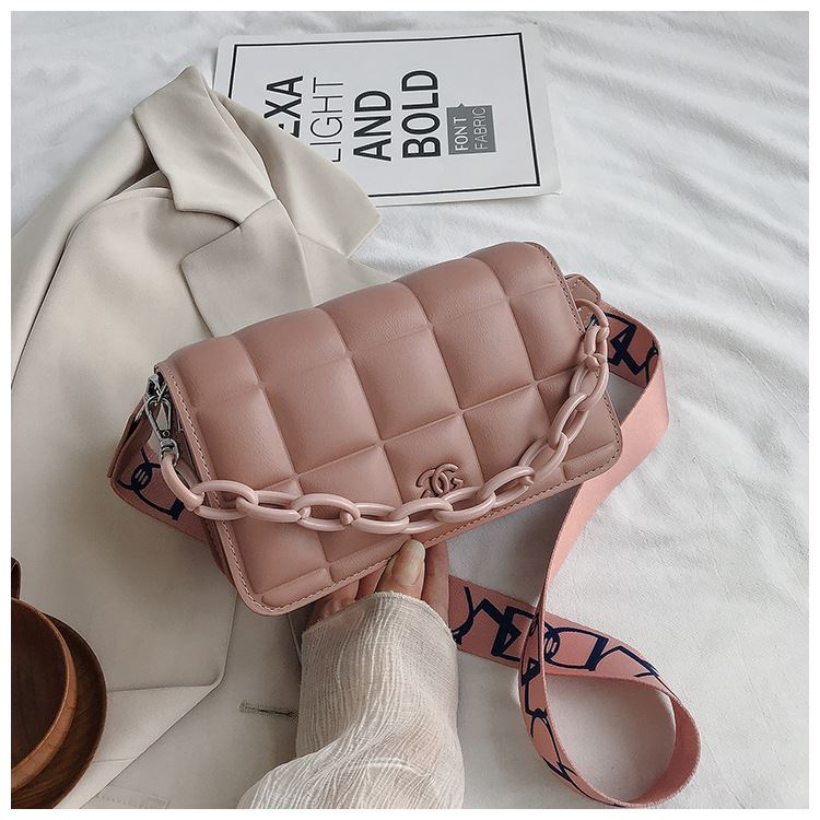 JTF3136 IDR.63.000 MATERIAL PU SIZE L22XH14XW7CM WEIGHT 600GR COLOR PINK