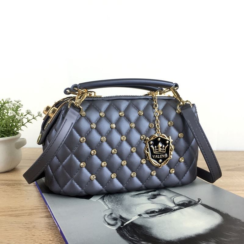 JTF4023 IDR.80.000 MATERIAL JELLY SIZE L21XH13XW11CM WEIGHT 750GR COLOR GRAY