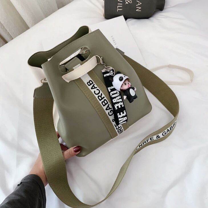 JTF46321 IDR.60.000 MATERIAL PU SIZE L24XH15XW24CM WEIGHT 450GR COLOR GREEN