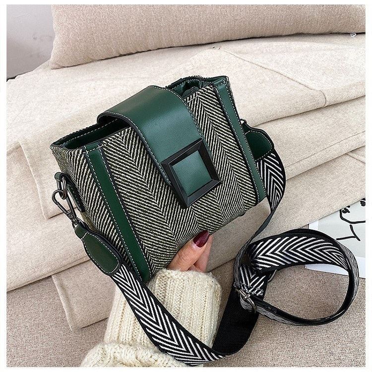 JTF5045 IDR.82.000 MATERIAL PU SIZE L18XH14XW9CM WEIGHT 500GR COLOR GREEN