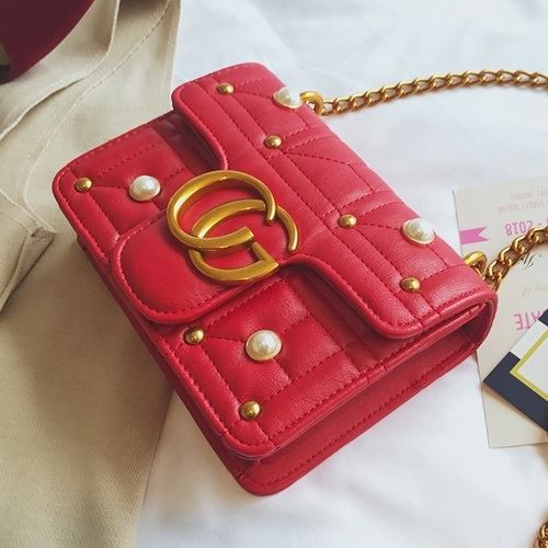JTF5110 IDR.35.000 MATERIAL PU SIZE L20XH15XW6CM WEIGHT 500GR COLOR RED
