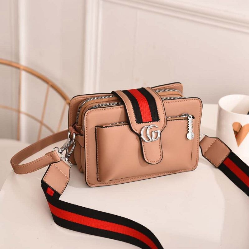 JTF6868 IDR.101.000 MATERIAL PU SIZE L21XH14XW7CM WEIGHT 650GR COLOR KHAKI