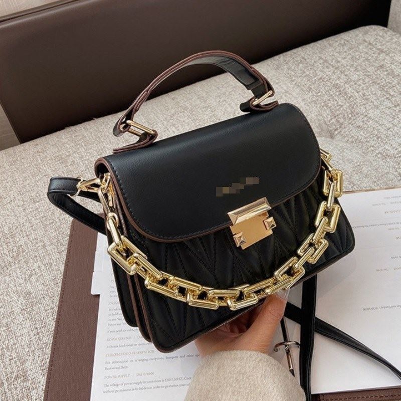 JTF7571 IDR.76.000 MATERIAL PU SIZE L23XH16XW9CM WEIGHT 500GR COLOR BLACK
