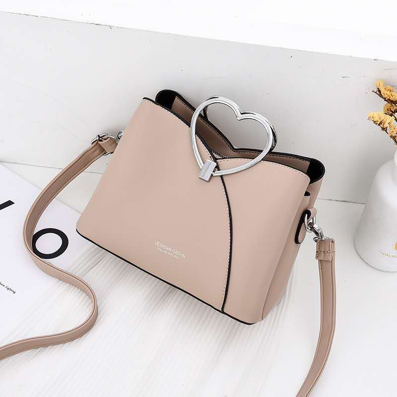 JTF8071 IDR.94.000 MATERIAL PU SIZE L23XH18XW11CM WEIGHT 600GR COLOR KHAKI