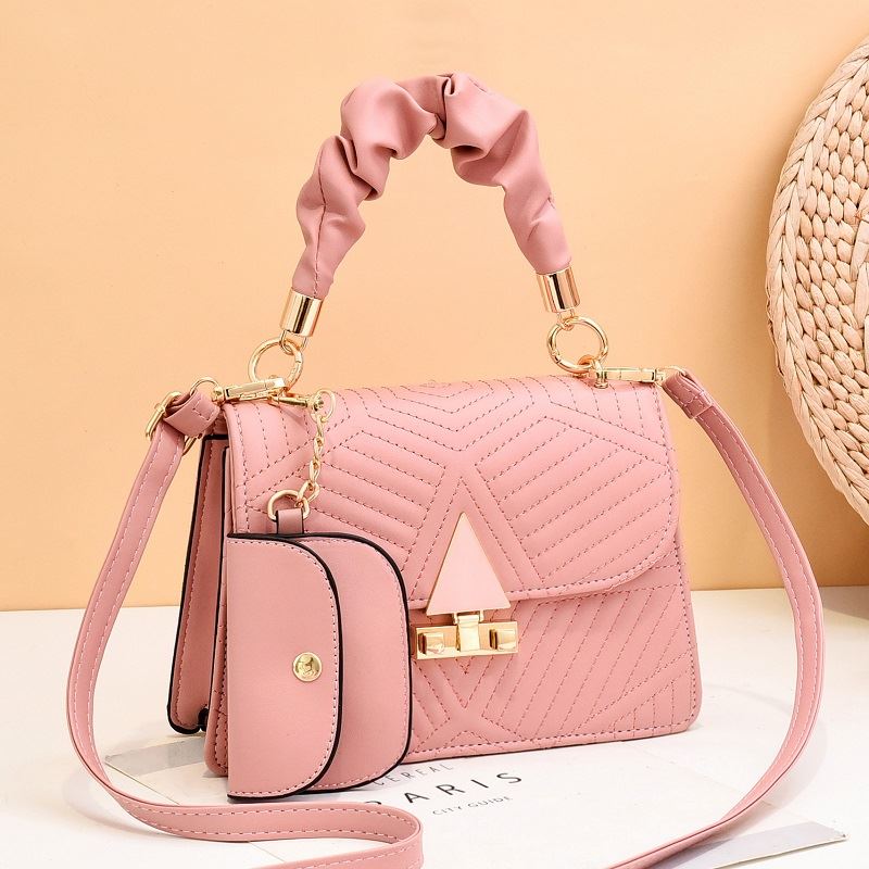 JTF8398 (2IN1) IDR.35.000 MATERIAL PU SIZE L23XH16XW8CM WEIGHT 550GR COLOR PINK
