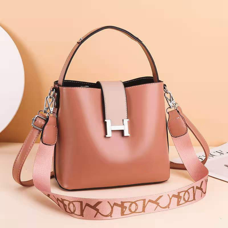 JTF88071 IDR.87.000 MATERIAL PU SIZE L23XH20XW12.5CM WEIGHT 650GR COLOR PINK