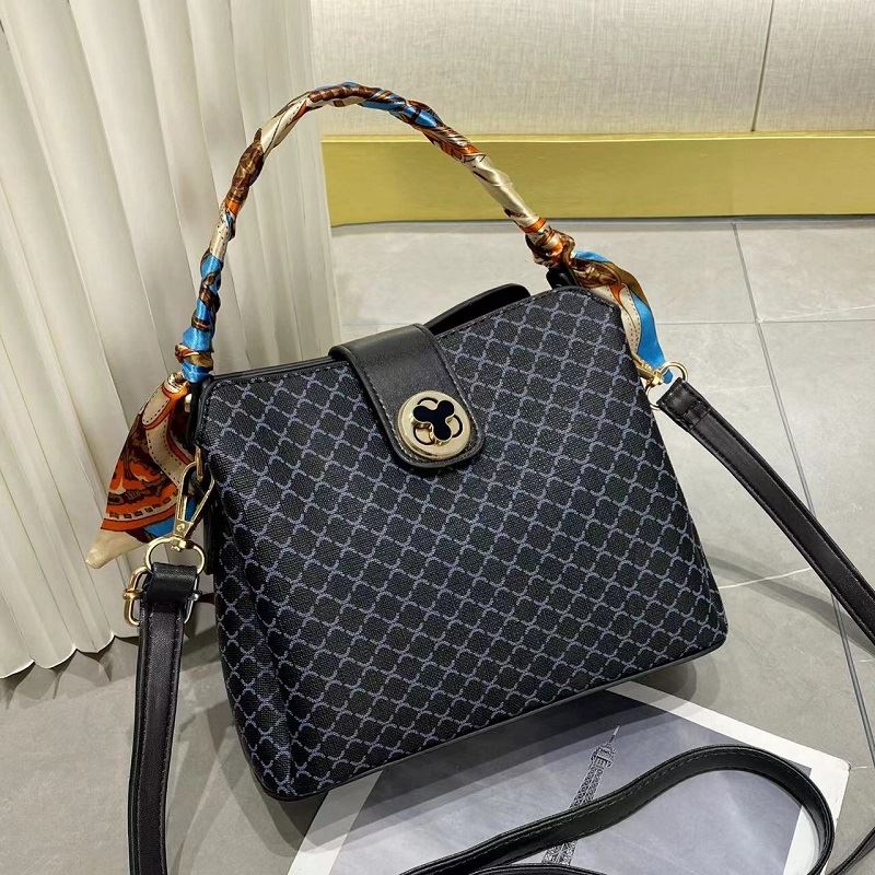JTF8883 IDR.92.000 MATERIAL PU SIZE L21XH18XW9.5CM WEIGHT 600GR COLOR BLACK