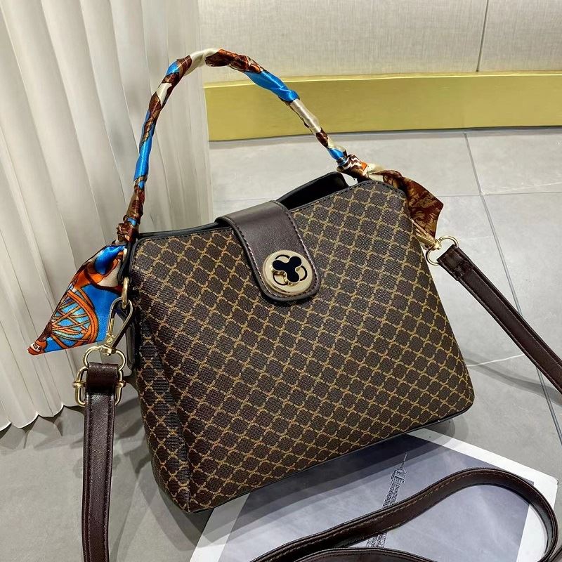 JTF8883 IDR.92.000 MATERIAL PU SIZE L21XH18XW9.5CM WEIGHT 600GR COLOR COFFEE