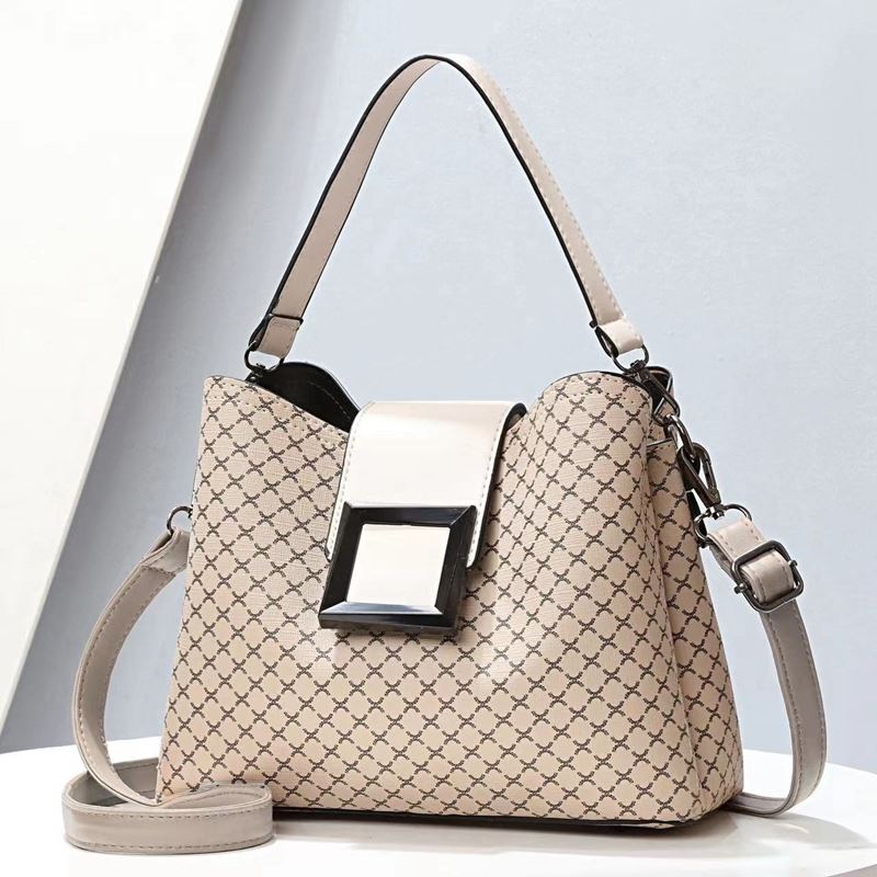 JTF88900 IDR.72.000 MATERIAL PU SIZE L22XH19XW12CM WEIGHT 550GR COLOR BEIGE