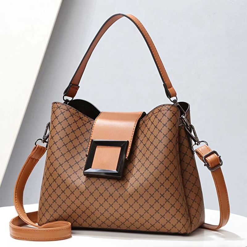 JTF88900 IDR.72.000 MATERIAL PU SIZE L22XH19XW12CM WEIGHT 550GR COLOR BROWN