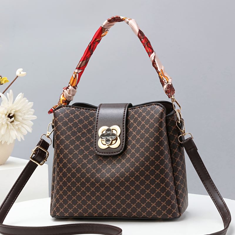 JTF8893 IDR.77.000 MATERIAL PU SIZE L21XH18XW10CM WEIGHT 550GR  COLOR COFFEE