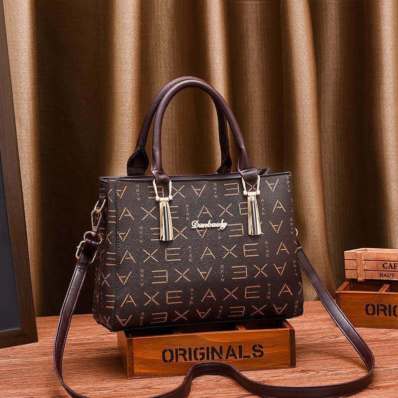 JTF89071 IDR.80.000 MATERIAL PU SIZE L26XH20XW10CM WEIGHT 700GR COLOR AXEBROWN
