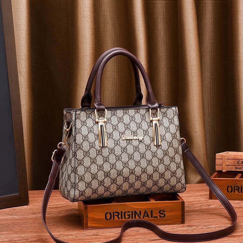 JTF89071 IDR.80.000 MATERIAL PU SIZE L26XH20XW10CM WEIGHT 700GR COLOR GDBROWN